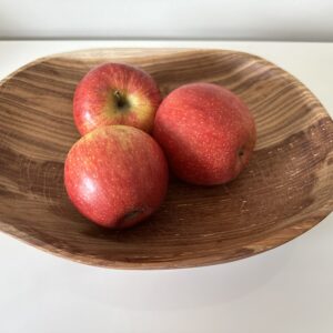 Schale aus Eichenholz